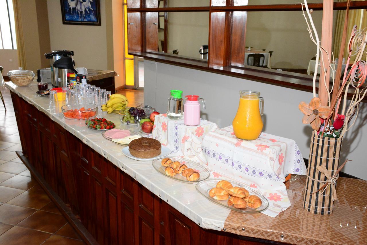 Hostal Ibiza Santa Cruz de La Sierra Eksteriør bilde