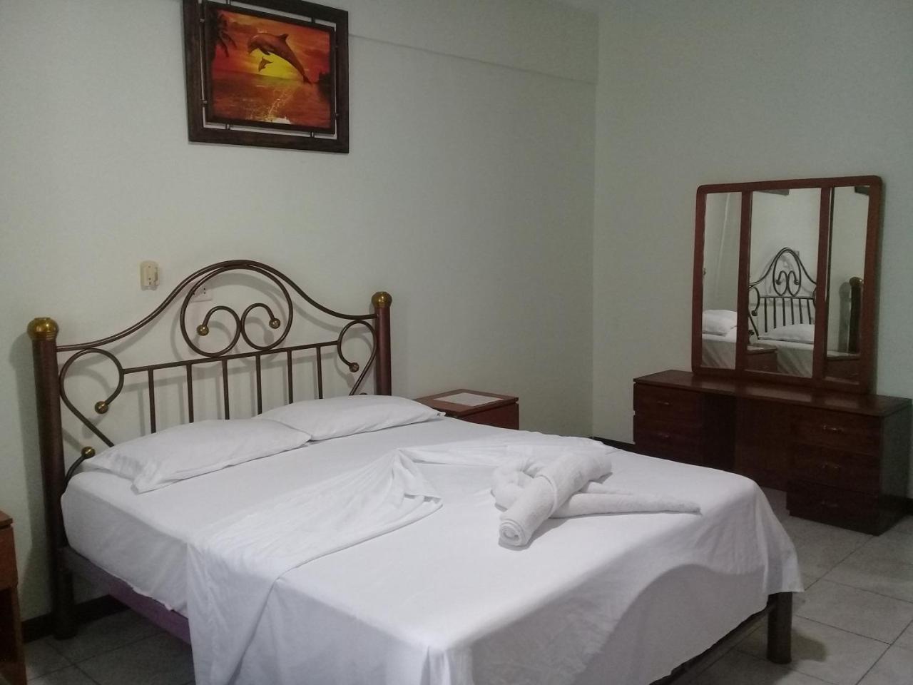 Hostal Ibiza Santa Cruz de La Sierra Eksteriør bilde