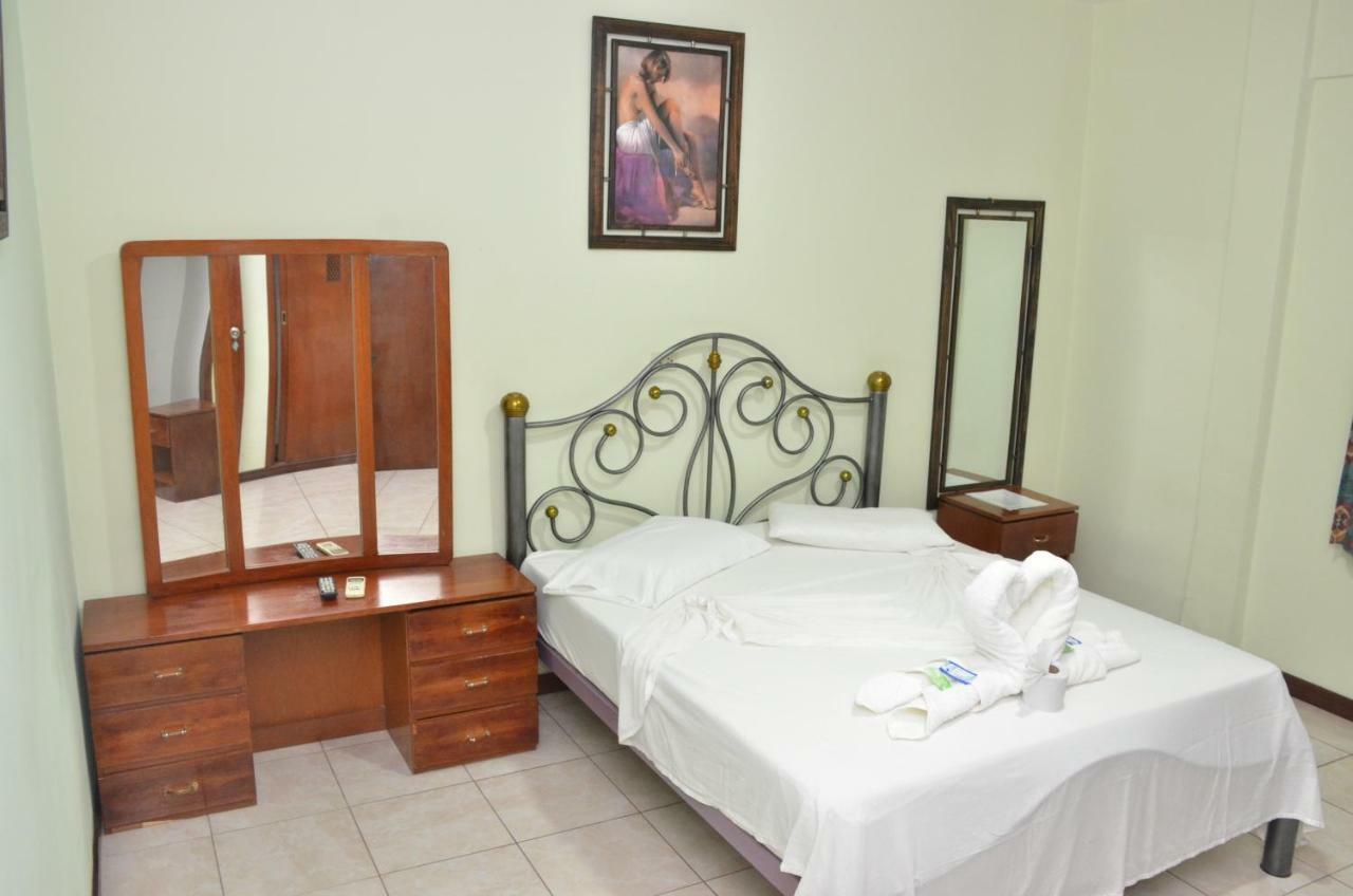 Hostal Ibiza Santa Cruz de La Sierra Eksteriør bilde